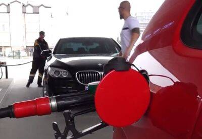 Водители не верят своим глазам: на АЗС Украины резко обвалились цены на топливо – обнародованы цифры