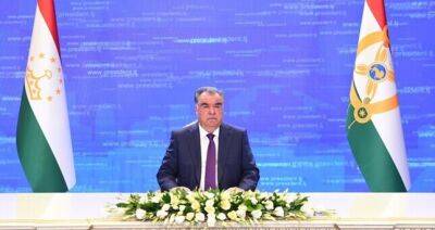 Эмомали Рахмон поздравил таджикистанцев с 25-летием Дня национального единства