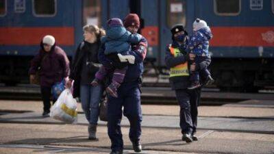 Какие страны сворачивают помощь украинским беженцам