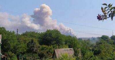 "Ударили Точкой-У": в Луганской области горят российские склады боеприпасов (фото, видео)