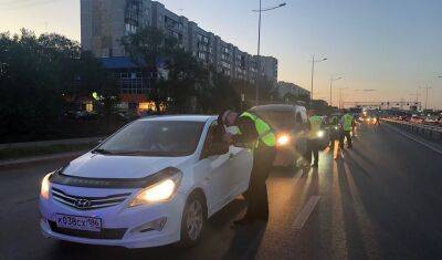 В Тюмени на улице Монтажников инспекторы выявили девушку с признаками опьянения