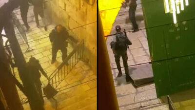 Мужчина пытался зарезать полицейского у Храмовой горы