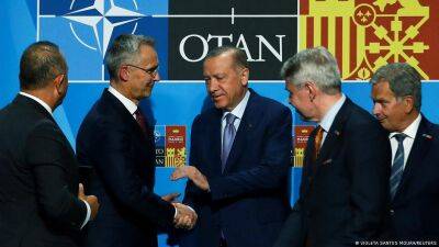 Турция дала добро Швеции и Финляндии на вступление в НАТО