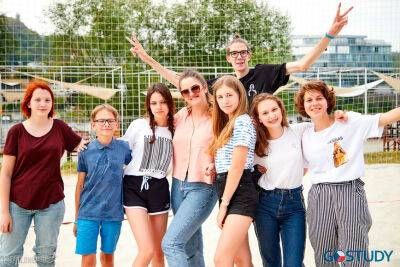 GoStudy безкоштовно готує підлітків з України до школи