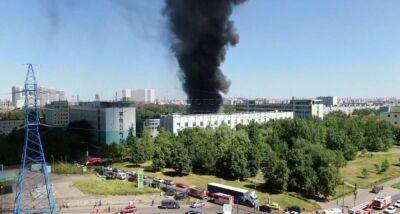 У Москві спалахнула масштабна пожежа: видовищне відео