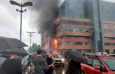Из горящего бизнес-центра в Москве спасли больше 120 человек