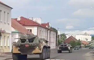 Усиленную батальонно-тактическую группу с техникой перебросили к самой границе Беларуси с Волынской областью