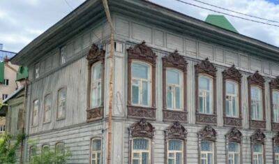 В центре Тюмени продают 117-летний дом за 17 млн рублей