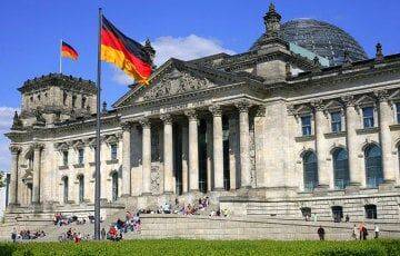 Бундестаг ФРГ одобрил поправки в конституцию для усиления бундесвера