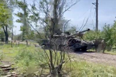 На Луганщині боєць ТрО знешкодив ворожий танк, закинувши в люк гранату (відео)