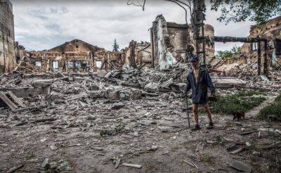 Російські окупанти руйнують Лисичанськ вщент: жахливі наслідки "визволення"