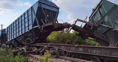 "Укрзализныця" назвала причину катастрофы украинского поезда в Румынии (фото)