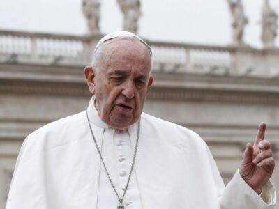 Папа Франциск назвал удар по ТЦ в Кременчуге последним в серии "варварских нападений" на Украину