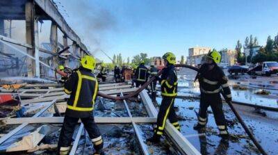 Трагедия в Кременчуге: под завалами обнаружили еще пять фрагментов тел