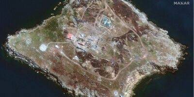 Сервис Maxar опубликовал снимки острова Змеиный после бегства с него россиян