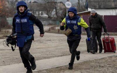 Под Северодонецком ранены два журналиста Reuters