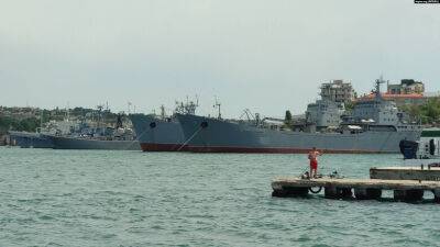 Пять больших десантных кораблей рашистов вышли в Черное море