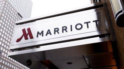 Сеть гостиниц Marriott останавливает операции в России