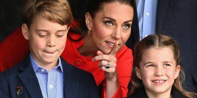 Кейт Миддлтон и принц Уильям вместе со старшими детьми посетили репетицию концерта в честь платинового юбилея Елизаветы II