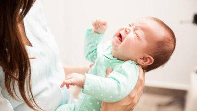 В каком возрасте младенцы перестают плакать: новое исследование