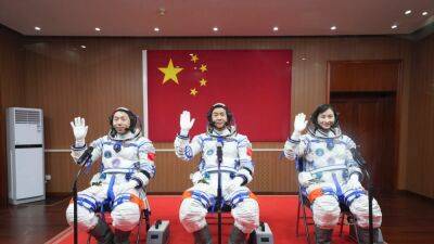 Космический корабль КНР состыковался с орбитальной станцией