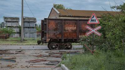 "Укрзализныця" показала разбомбленный россиянами завод в Киеве