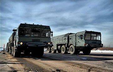 В Беларуси вдоль границы с Украиной стоят российские военные