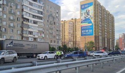 В Тюмени на улице Монтажников из-за ДТП было перекрыто две полосы движения