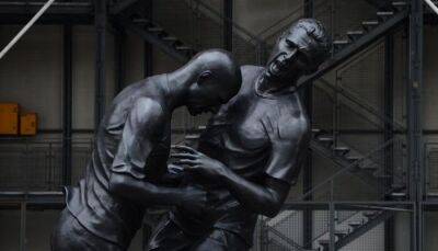 Статую Зидана, бьющего головой в грудь Матерацци, вновь выставят на обозрение в Дохе - sportarena.com - Италия - Франция - Берлин - Катар - Алжир
