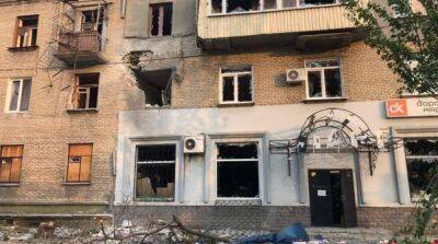 Армия рф обстреляла в Лисичанске рынок, горный колледж и школу