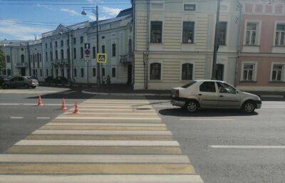 В центре Твери на пешеходном переходе сбили человека