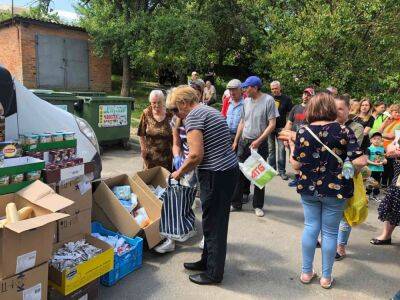 Жители Салтовки, вынужденно переехавшие в другие районы города, получают «гуманитарку»