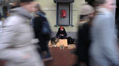 Больше трети россиян заметили ухудшение своего благосостояние с начала войны – опрос