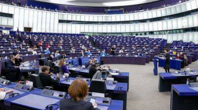 Европарламент поддерживает предоставление Украине статуса кандидата в члены Евросоюза
