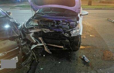 В Твери в столкновении автомобилей пострадал водитель одного из них