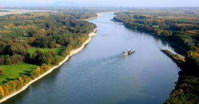Кабмин заявил о финансовых гарантиях для железнодорожников и морских перевозчиков на Дунае