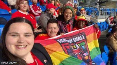 "Придется болеть дома". ЛГБТ-болельщики сборной Уэльса боятся ехать на ЧМ по футболу в Катар