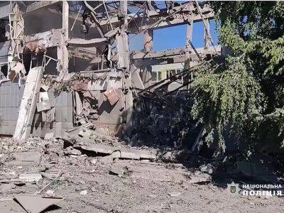 В результате российского авиаудара по Бахмуту полностью разрушена школа, есть пострадавшие – МВД