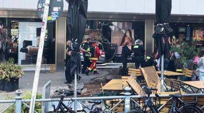 У Берліні Renault протаранив натовп людей: серед постраждалих 14 школярів, загинула їхня вчителька