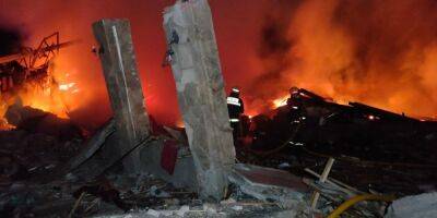 Пожар после обстрелов в Харькове: погибли два человека, еще четверо ранены