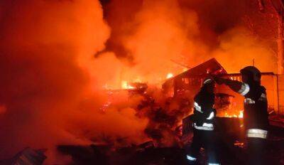 Нічний обстріл Харкова: згоріли магазин, кафе та бібліотека, пропало ТБ, загинуло 2 людини