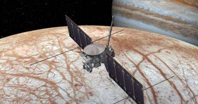 В NASA показали космический аппарат, который будет искать жизнь на спутнике Юпитера (фото)