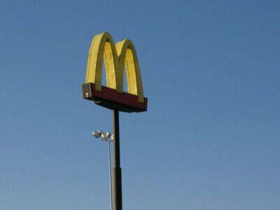 Новый владелец «Макдоналдса» в России выбрал логотип, который уже раскритиковала Собчак (фото)