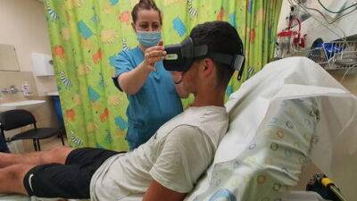 Как успокаивают детей в Израиле перед медицинскими процедурами: виртуальные очки, пижамы героя и другие идеи