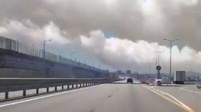 Оккупанты тренируются защищать "Крымский мост", напустили дыма