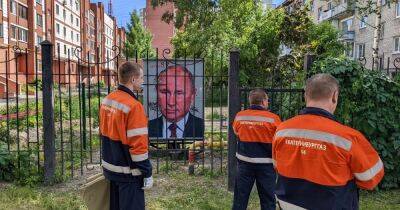 "Посадили в тюрьму": художники в Екатеринбурге показали Путину его место (фото)