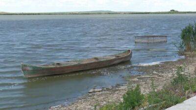 Румыния: уровень воды в озере снизился на метр из-за рекордной засухи