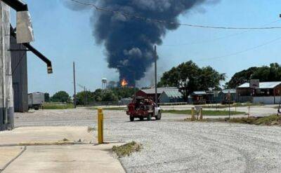 У штаті Оклахома поліція оголосила евакуацію через сильну пожежу на газовому заводі