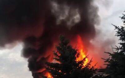 Недоброе утро для оккупантов: массовая "бавовна" на куче складов с БК орков – эффектно горит и взрывается