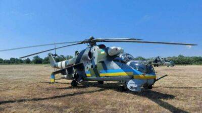 Україна отримала від Чехії ударні гелікоптери
